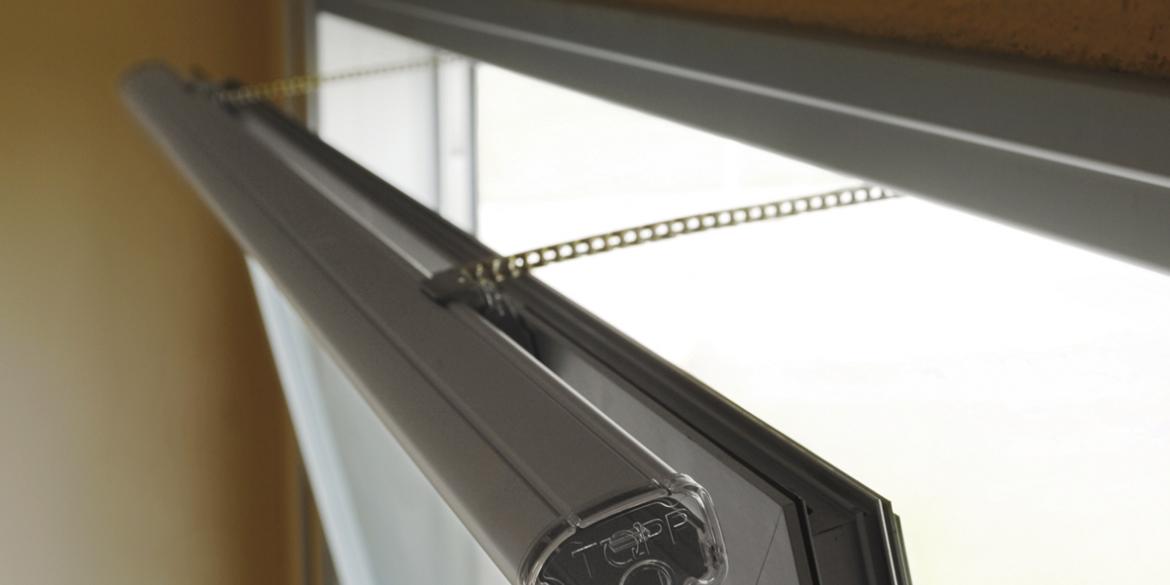 C240, raambediening, raamopener, raamuitzetter, kettingopener, Teleflex, TOPP C240, elektrische raambediening