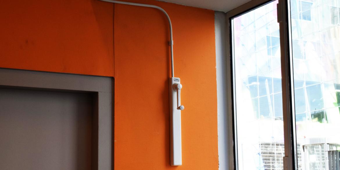 Teleflex, Mechanische raambediening, Teleflex mechanische raambediening, Teleflex raamdoos, Teleflex midi bedieningsdoos, Midi bedieningsdoos, Raamdoos, Teleflex natuurlijke ventilatie, natuurlijke ventilatie, oplossing bovenramen, Teleflex bovenraamsluitingen, raamopener, Teleflex raamopener, raambedieningen