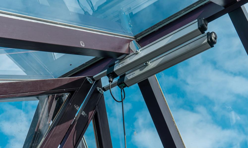 Teleflex S80 raamopener, elektrische raamopener dakramen, Teleflex dakraam opener, TOPP S80 window opener, Teleflex oplossing dakraam, Teleflex oplossing dakramen, Teleflex elektrische raamopener